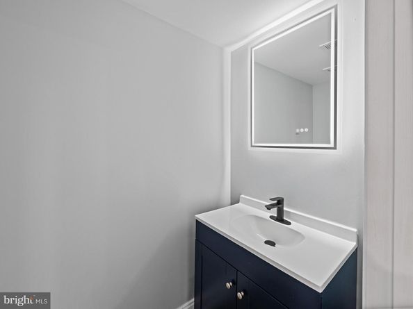 13133 Park Crescent Circle, Herndon VA 20171