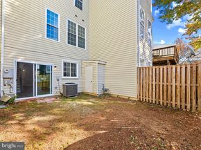 13133 Park Crescent Circle, Herndon VA 20171