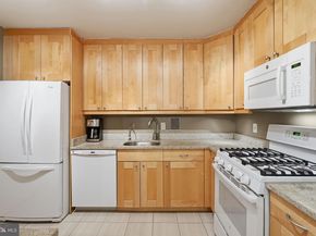 3001 Veazey Terrace NW 923, Washington DC 20008