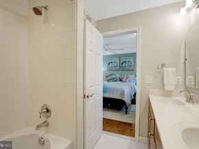 4123 S Four Mile Run Drive B, Arlington VA 22204