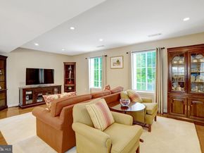 4123 S Four Mile Run Drive B, Arlington VA 22204