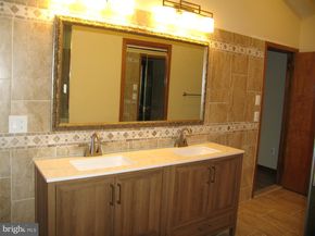 468 Long Lane, Huntingdon Valley PA 19006