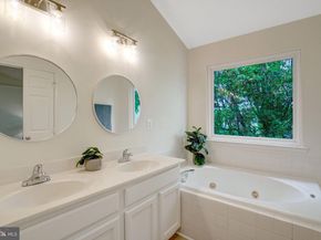 2916 Mainstone Drive, Fairfax VA 22031