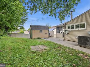 2 Quay Road, Levittown PA 19057