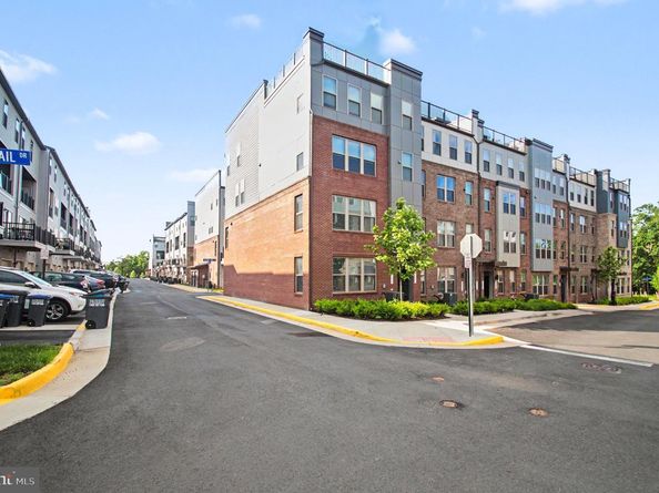 2430 Silver Line Alley, Herndon VA 20171