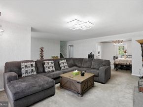 28 County Line Road, Huntingdon Valley PA 19006