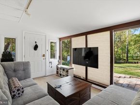 28 County Line Road, Huntingdon Valley PA 19006