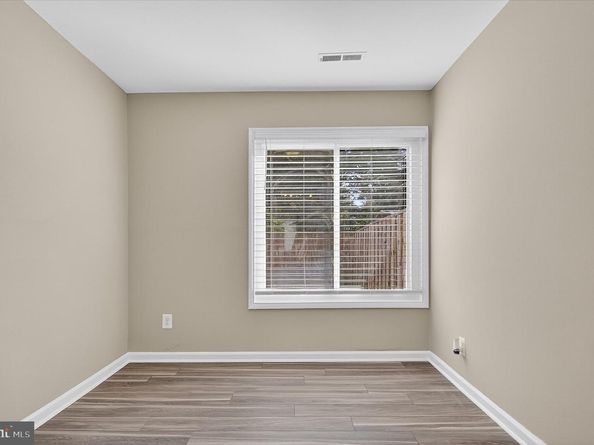 402 Reneau Way, Herndon VA 20170