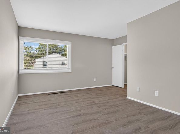 402 Reneau Way, Herndon VA 20170