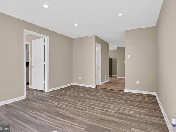 402 Reneau Way, Herndon VA 20170