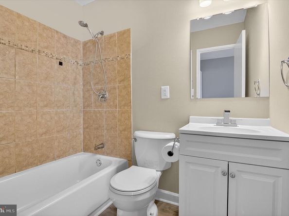 402 Reneau Way, Herndon VA 20170