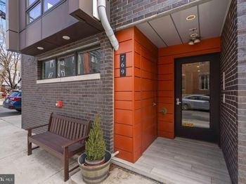 769 N Uber Street