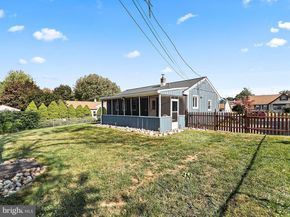 194 Ann Lane, Warminster PA 18974