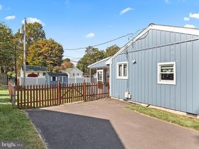 194 Ann Lane, Warminster PA 18974
