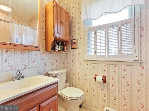 194 Ann Lane, Warminster PA 18974