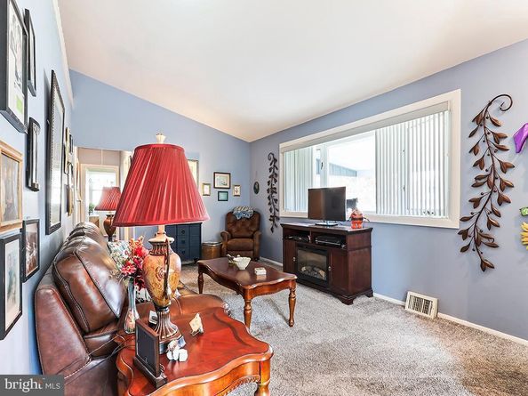 194 Ann Lane, Warminster PA 18974