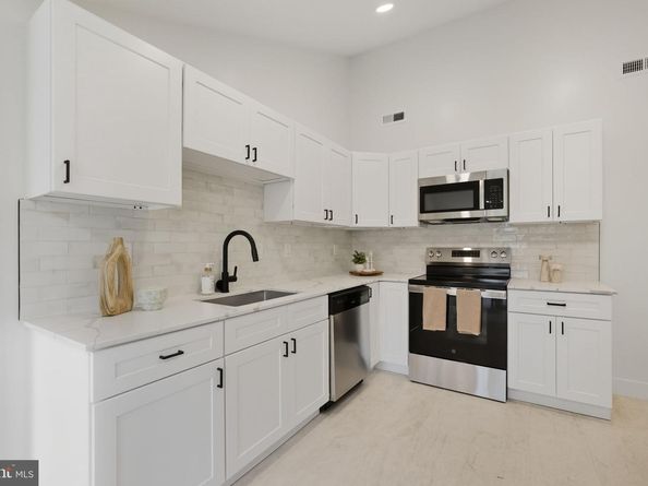 305 Miller Avenue, Croydon PA 19021