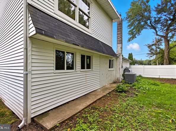 305 Miller Avenue, Croydon PA 19021