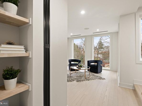 6116 30TH Street NW, Washington DC 20015