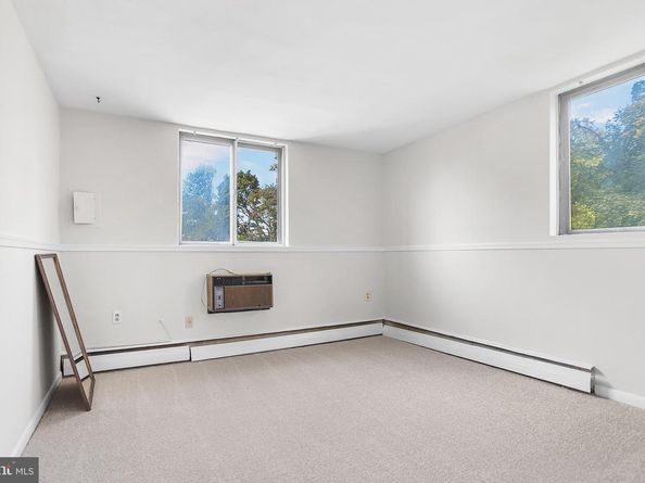 100 E Glenolden Avenue B6, Glenolden PA 19036