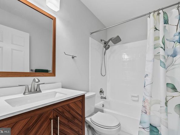 8304 Forestree Court, Vienna VA 22182