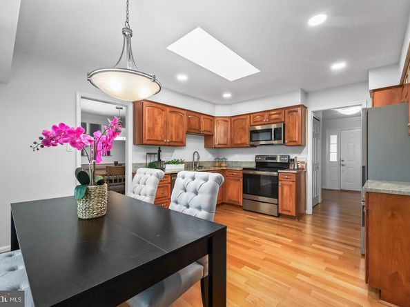 8304 Forestree Court, Vienna VA 22182