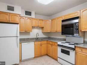 1800 Old Meadow Road 1218, Mclean VA 22102