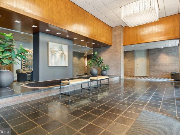 1800 Old Meadow Road 1218, Mclean VA 22102