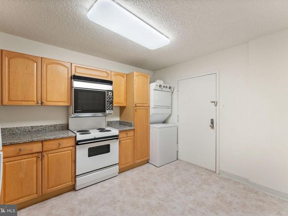 1800 Old Meadow Road 1218, Mclean VA 22102