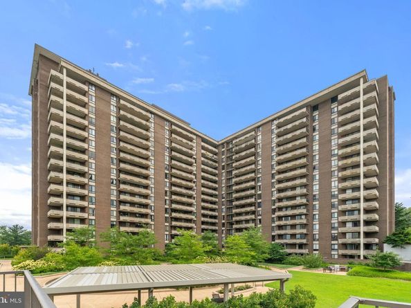 1800 Old Meadow Road 1218, Mclean VA 22102