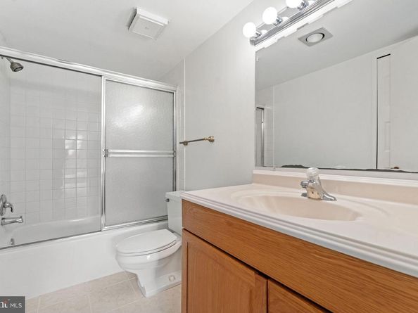 1800 Old Meadow Road 1218, Mclean VA 22102