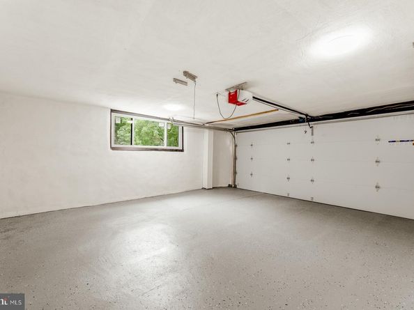 7101 N Mount Pleasant Place, Philadelphia PA 19119