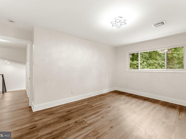 7101 N Mount Pleasant Place, Philadelphia PA 19119