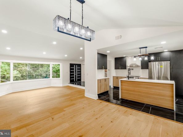7101 N Mount Pleasant Place, Philadelphia PA 19119