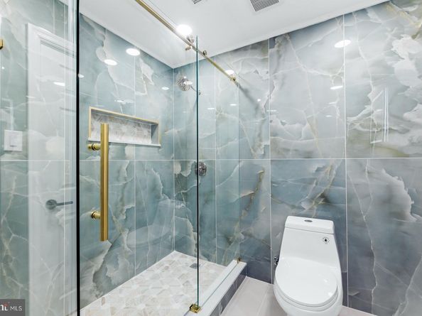 7101 N Mount Pleasant Place, Philadelphia PA 19119