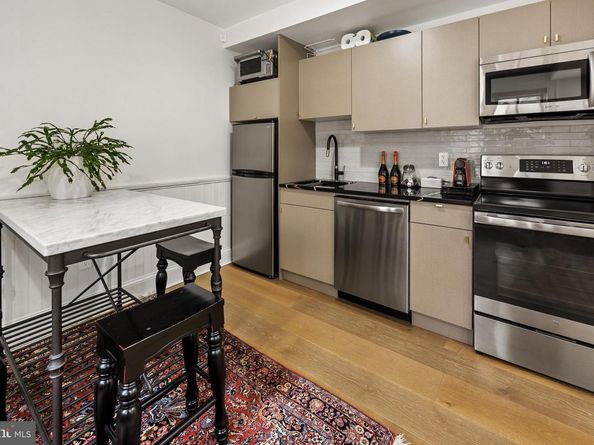 552 N 18TH Street, Philadelphia PA 19130