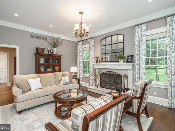 14 Old Cabin Road, Newtown PA 18940