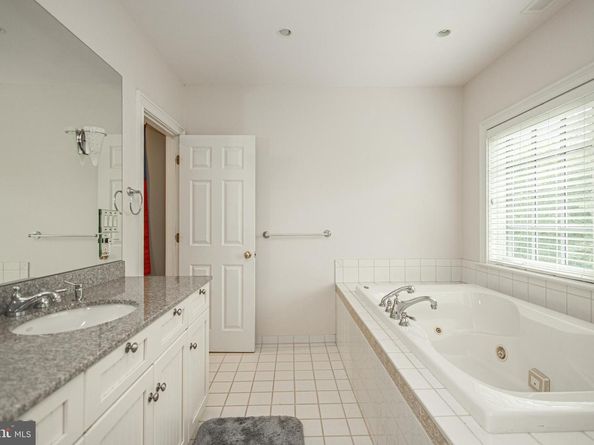14 Old Cabin Road, Newtown PA 18940