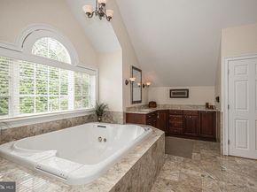 14 Old Cabin Road, Newtown PA 18940