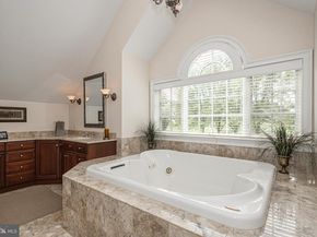 14 Old Cabin Road, Newtown PA 18940