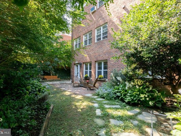 1242 Martha Custis Drive, Alexandria VA 22302