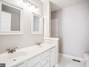 45495 Caboose Terrace 302, Sterling VA 20166