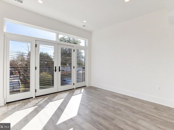 3550 Whitehaven Parkway NW, Washington DC 20007