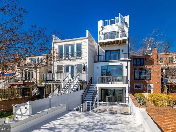 3550 Whitehaven Parkway NW, Washington DC 20007