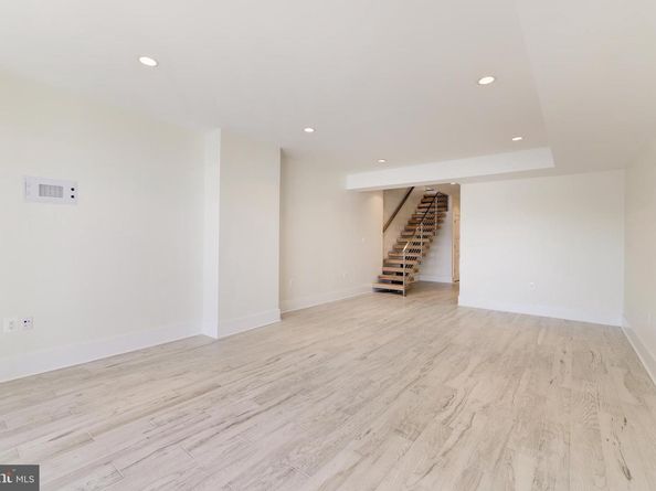 3550 Whitehaven Parkway NW, Washington DC 20007