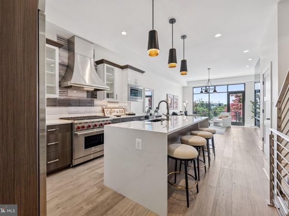 3550 Whitehaven Parkway NW, Washington DC 20007