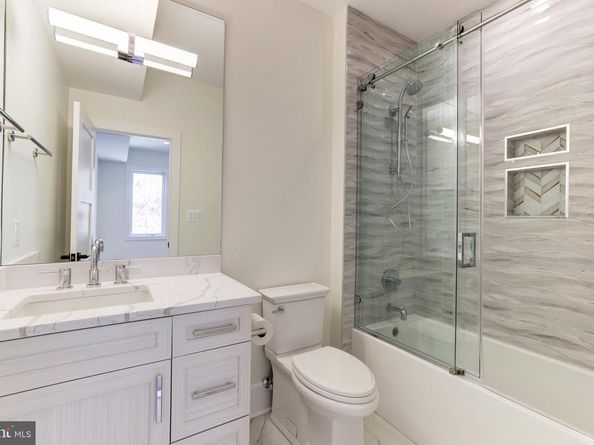 3550 Whitehaven Parkway NW, Washington DC 20007
