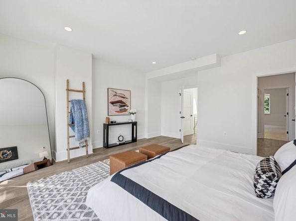 3550 Whitehaven Parkway NW, Washington DC 20007