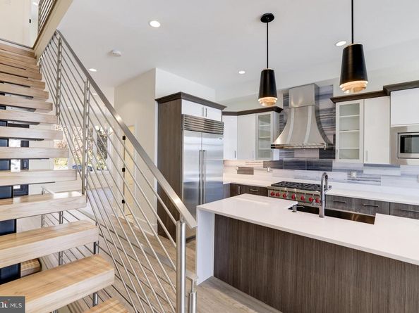 3550 Whitehaven Parkway NW, Washington DC 20007