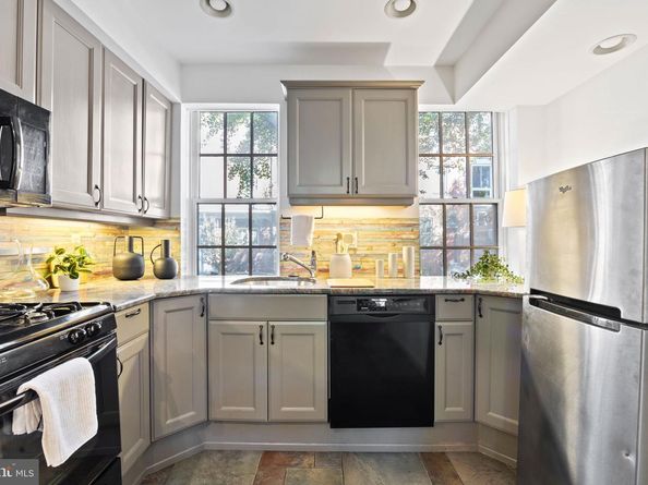 1214 Pine Street, Philadelphia PA 19107
